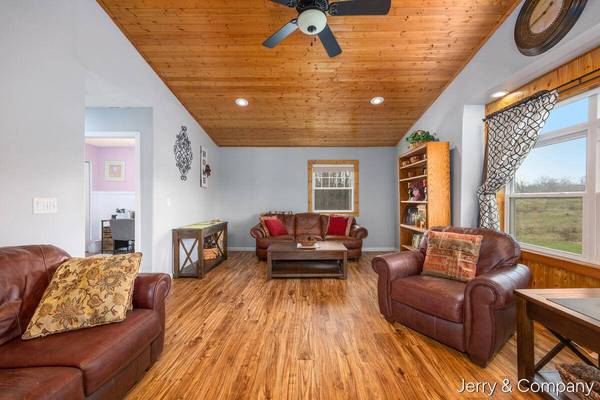 29535 22nd Avenue, Gobles, MI 49055