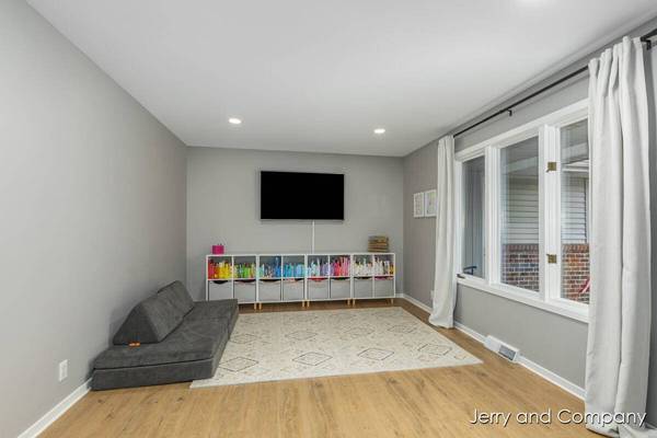 2004 Brunsink NE Drive, Grand Rapids, MI 49503