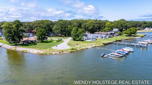 398 Pine Street, Holland, MI 49424