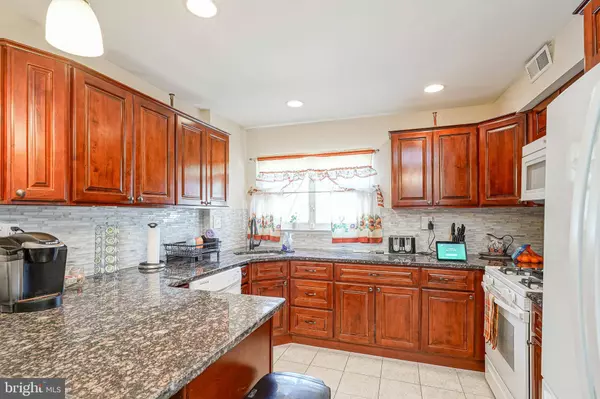 3537 CHURCHILL LN, Philadelphia, PA 19114