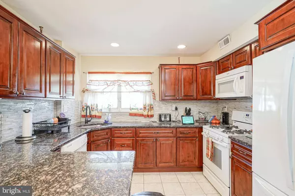 3537 CHURCHILL LN, Philadelphia, PA 19114