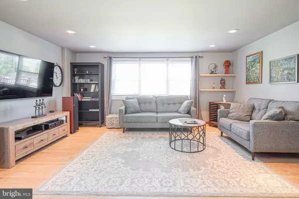 8824 DEWEES ST, Philadelphia, PA 19152