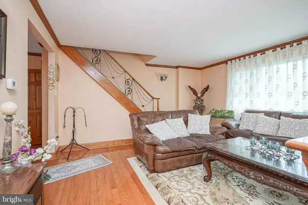 1955 BEYER AVE, Philadelphia, PA 19115