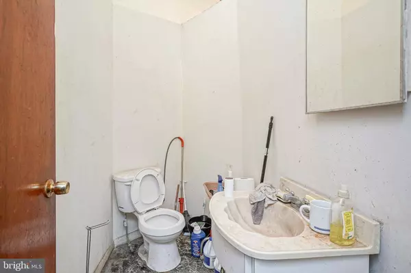 2958 KENSINGTON AVE, Philadelphia, PA 19134