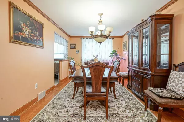 1955 BEYER AVE, Philadelphia, PA 19115