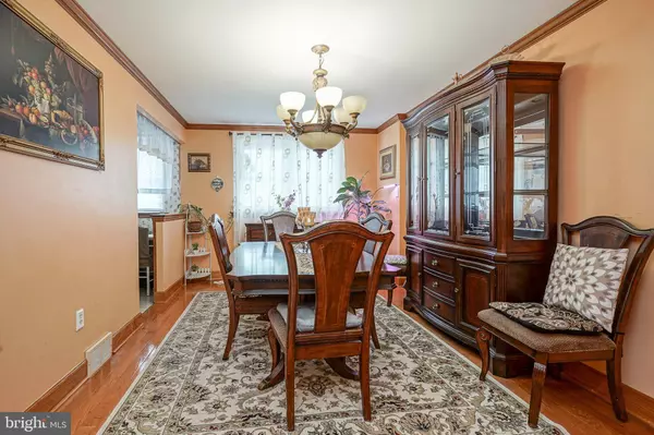 1955 BEYER AVE, Philadelphia, PA 19115