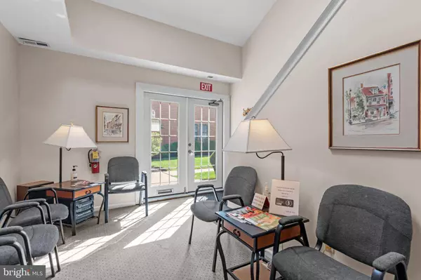 301 OXFORD VALLEY RD #301B, Yardley, PA 19067