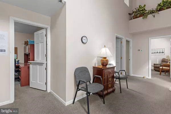 301 OXFORD VALLEY RD #301B, Yardley, PA 19067