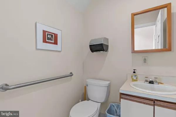 301 OXFORD VALLEY RD #301B, Yardley, PA 19067