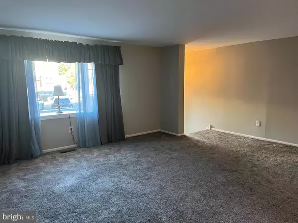 4417 CROSLAND RD, Philadelphia, PA 19154