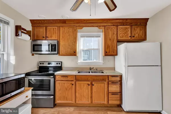 2349 DIXON AVE, Croydon, PA 19021