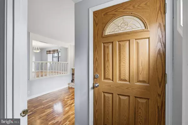 625 VALLEY STREAM CIR, Feasterville Trevose, PA 19053