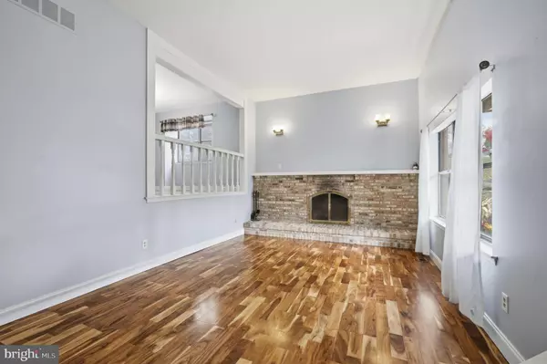 625 VALLEY STREAM CIR, Feasterville Trevose, PA 19053