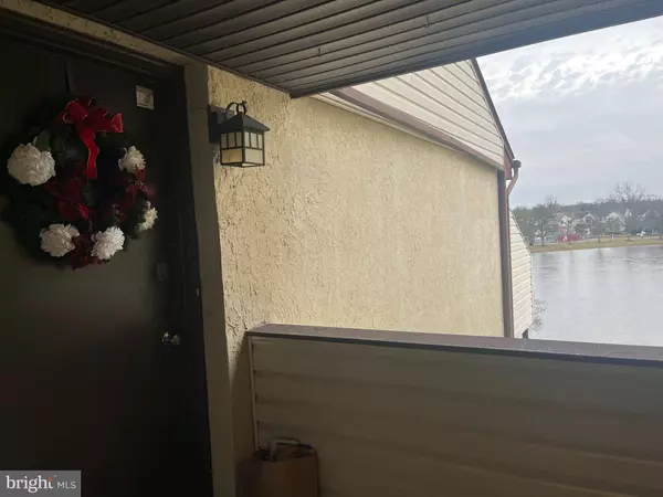 29 DAISY LN #B, Mount Laurel, NJ 08054