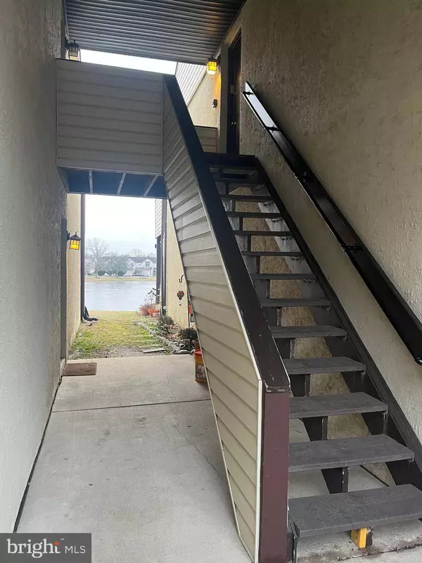 29 DAISY LN #B, Mount Laurel, NJ 08054