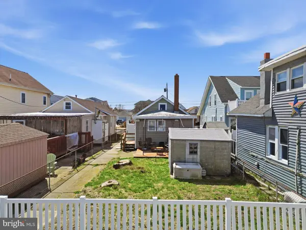 313 W JUNIPER AVE, Wildwood, NJ 08260