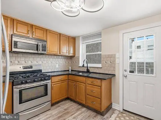 2844 ALMOND ST, Philadelphia, PA 19134