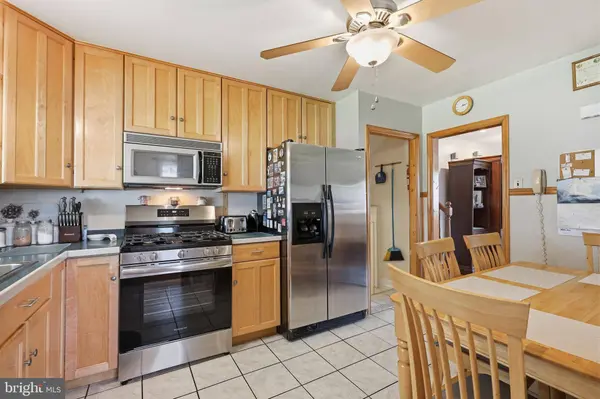 8000 COLFAX ST, Philadelphia, PA 19136