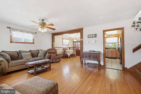 8000 COLFAX ST, Philadelphia, PA 19136