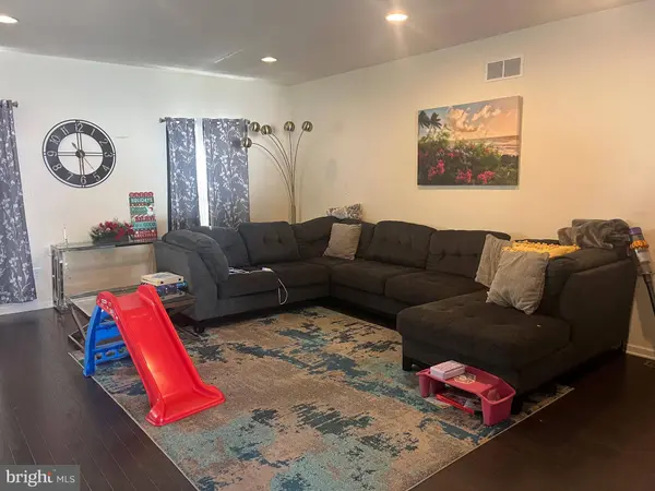 141 GRAYSTONE DR, Feasterville Trevose, PA 19053