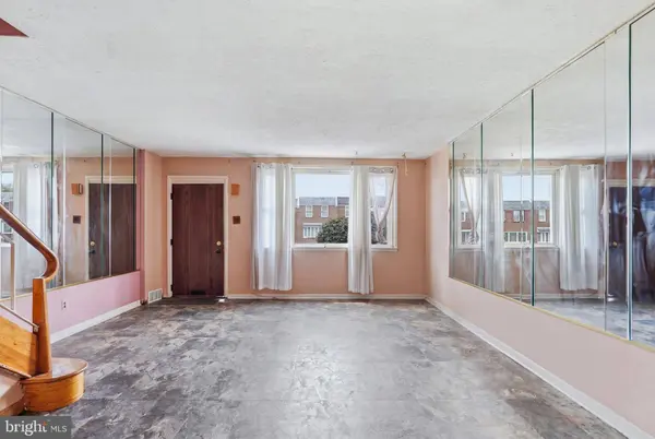 8033 TEMPLE RD, Philadelphia, PA 19150