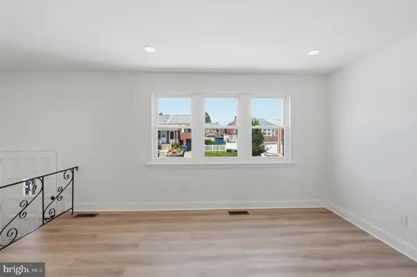 3530 OAKHILL RD, Philadelphia, PA 19154