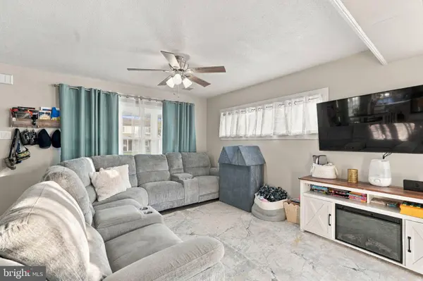 2808 NORCOM RD, Philadelphia, PA 19154