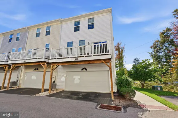 12 JESSOP LN, Hatboro, PA 19040