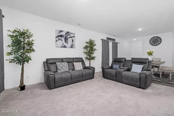 2903 Cliff CT W, Wilson, NC 27893