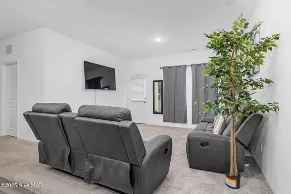 2903 Cliff CT W, Wilson, NC 27893