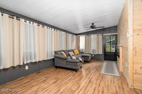 196 Red Wing DR, Louisburg, NC 27549