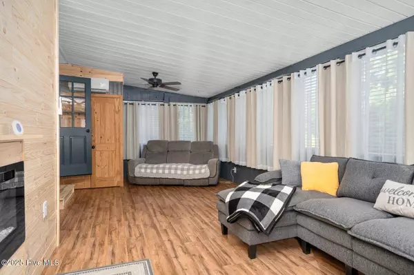 196 Red Wing DR, Louisburg, NC 27549