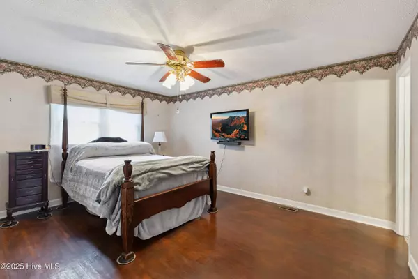 6205 Dello ST, Durham, NC 27712