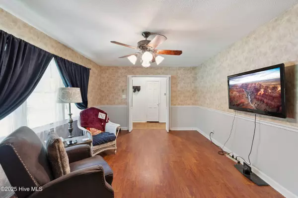 6205 Dello ST, Durham, NC 27712