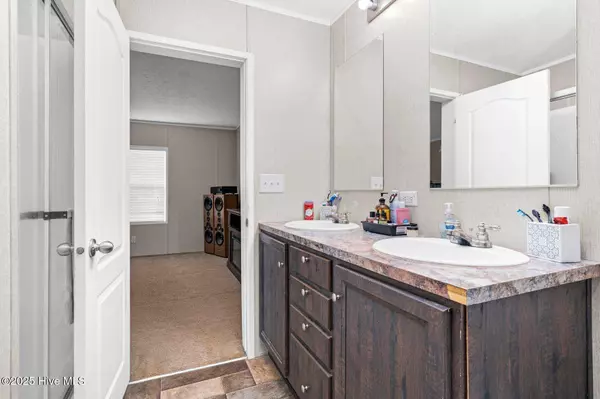 1056 Nc 58, Castalia, NC 27816