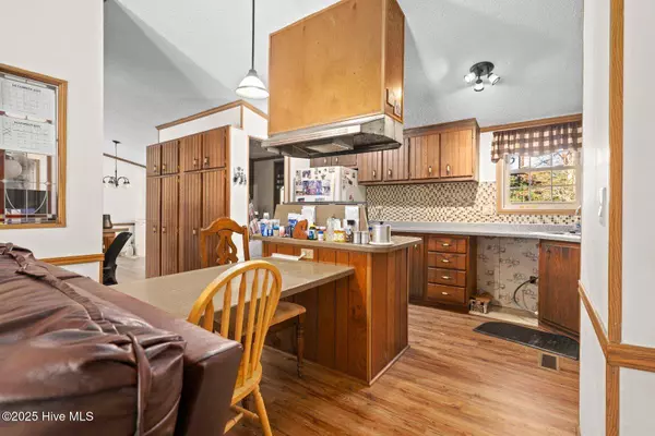 11972 Straight Gate RD, Whitakers, NC 27891