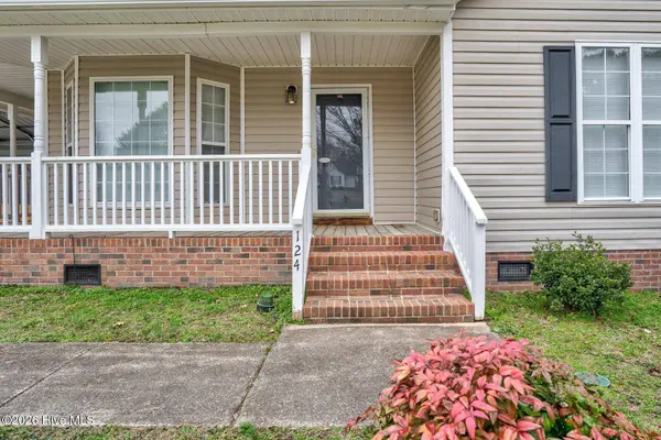 124 Watson CIR, Clayton, NC 27527