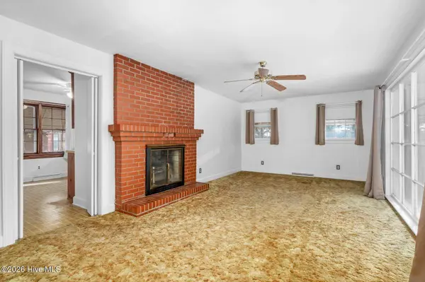 5333 Weaver RD, Elm City, NC 27822