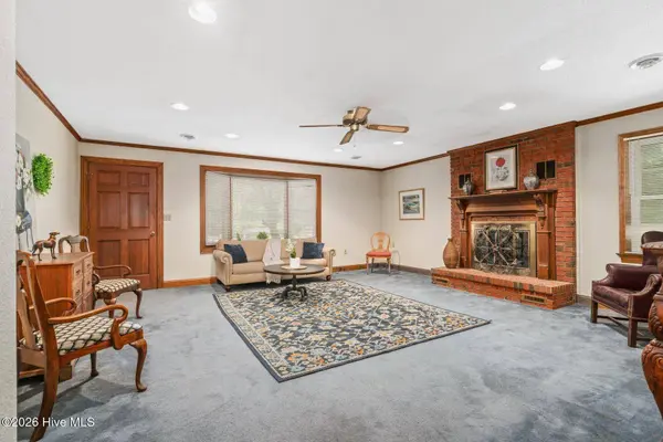 586 Northwoods Country RD, Tarboro, NC 27886