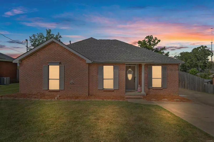 519 Mt Airy Dr, Prattville, AL 36067-2148