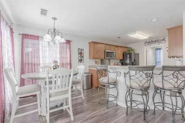 1944 Regent RD, Prattville, AL 36066