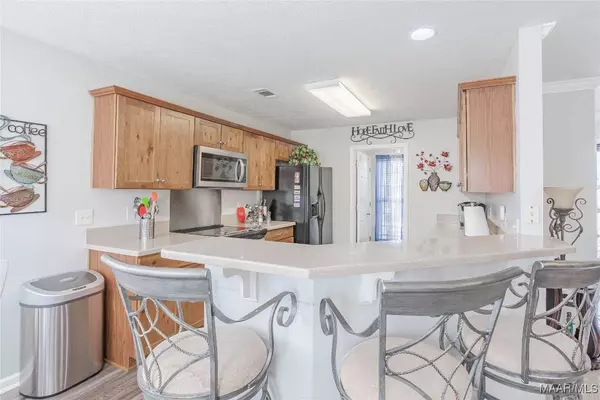 1944 Regent RD, Prattville, AL 36066