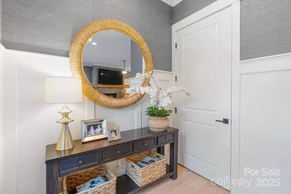 748 Amalfi DR, Davidson, NC 28036