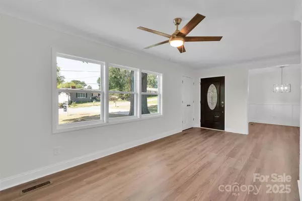 226 Laverne DR SW, Concord, NC 28025