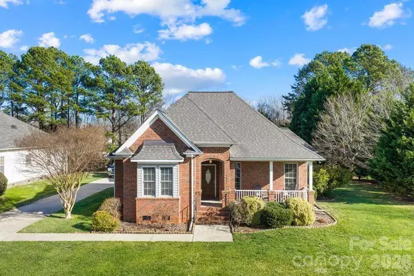 5244 Hickory Knoll LN, Mount Holly, NC 28120