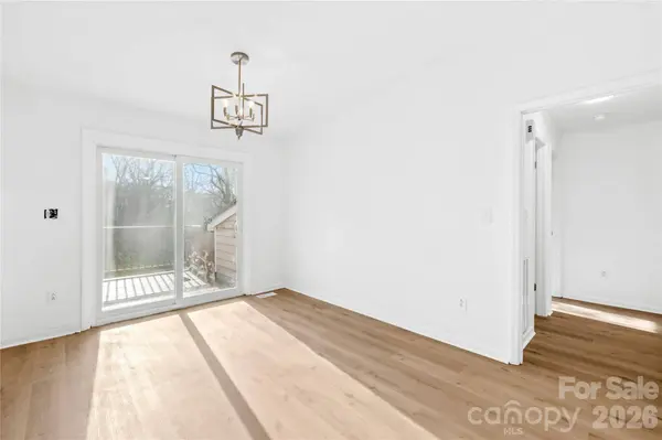 8122 Strawberry Point DR, Charlotte, NC 28215