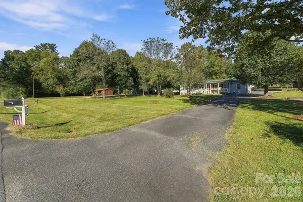 1295 Creekwood DR, Morganton, NC 28655