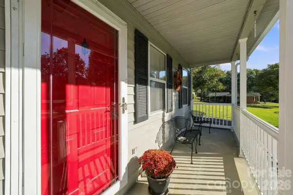 1295 Creekwood DR, Morganton, NC 28655