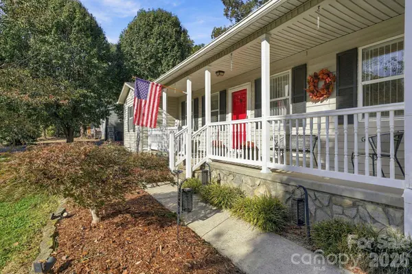 1295 Creekwood DR, Morganton, NC 28655