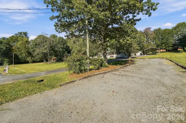 1295 Creekwood DR, Morganton, NC 28655
